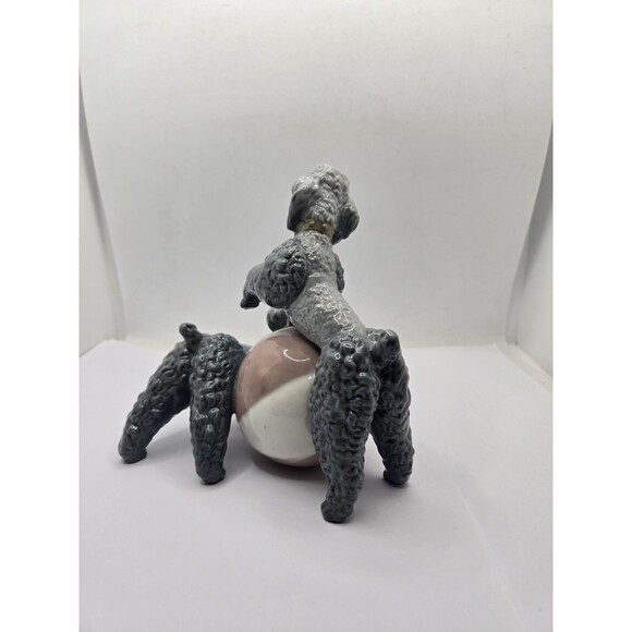 Retired #1258 LLADRO "Playful Dogs" Poodles w/ Ball Porcelain Figurine - Picture 6 of 13